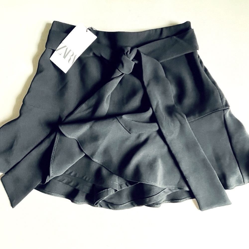 NWT ZARA BOW TRIM SKORT Mini Skirted Shorts Black
